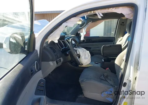 2015 Toyota Tacoma Prerunner V6 из США, поврежденный, VIN 3TMKU4HN2FM042647